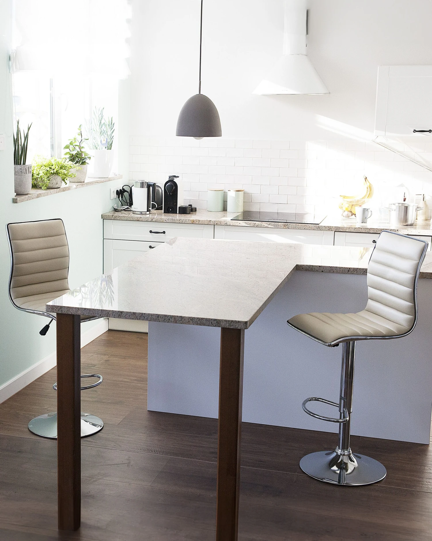 Set Of 2 Bar Stools Beige LUCERNE - Image 2