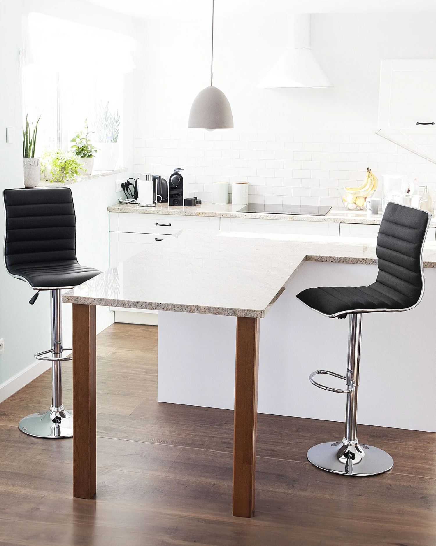 Set Of 2 Bar Stools Black LUCERNE - Image 2