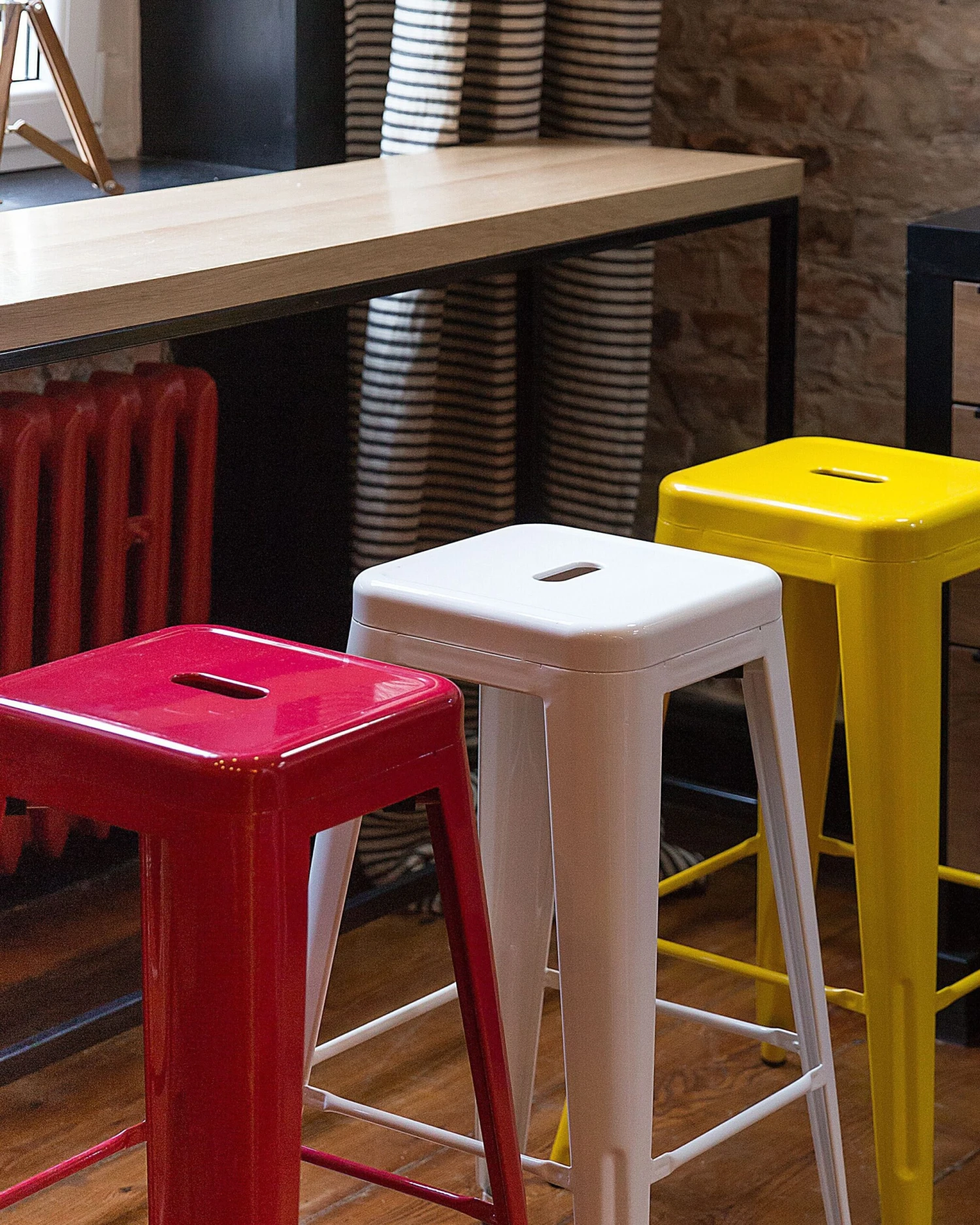 Set Of 2 Metal Stools 76 Cm Red CABRILLO - Image 3