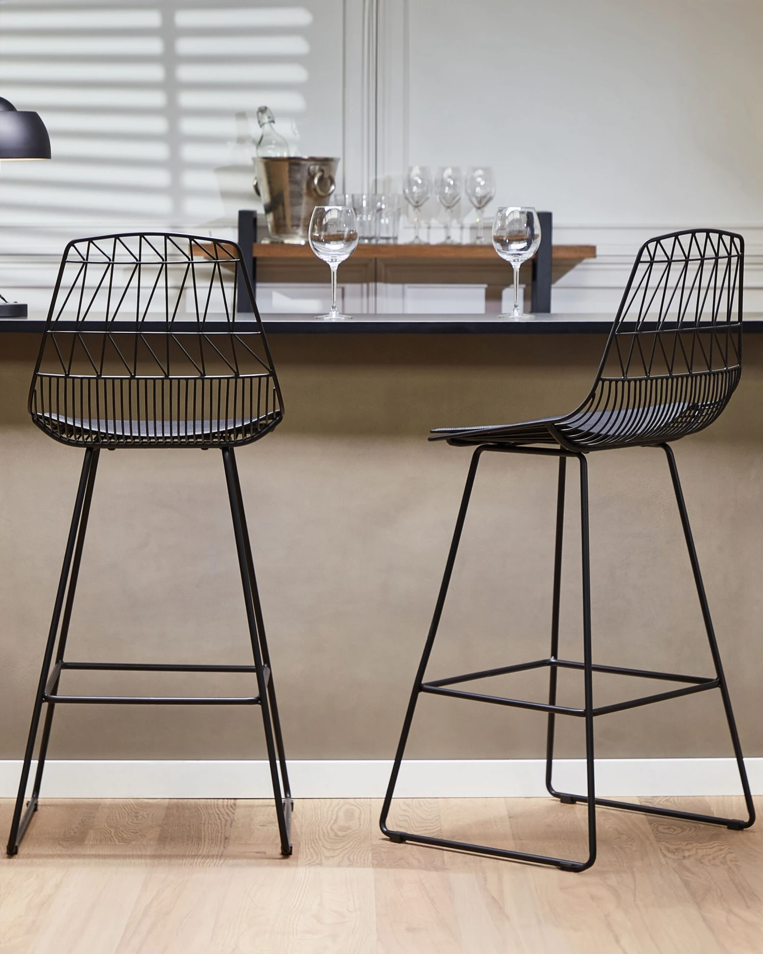 Set Of 2 Metal Bar Chairs Black PRESTON - Image 2