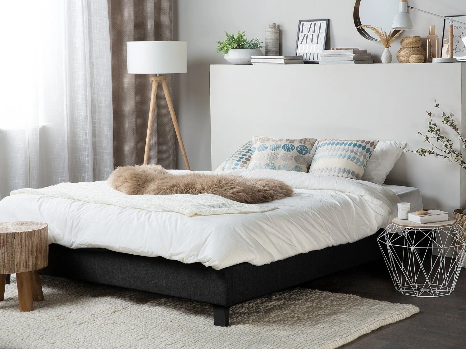 Geometric Side Table Black ELIDA - Image 4