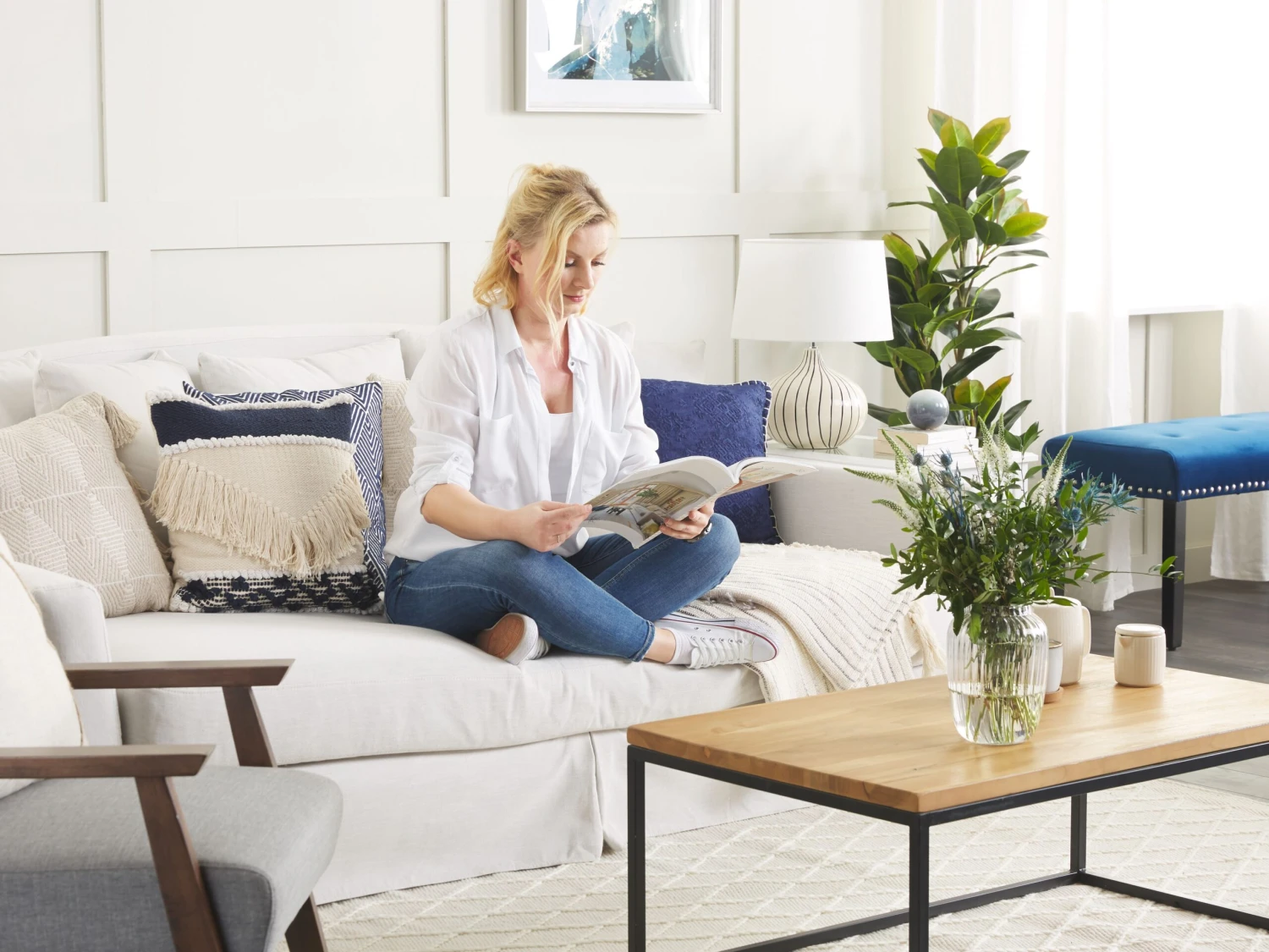 Coffee Table Light Wood With Black DELANO - Image 5
