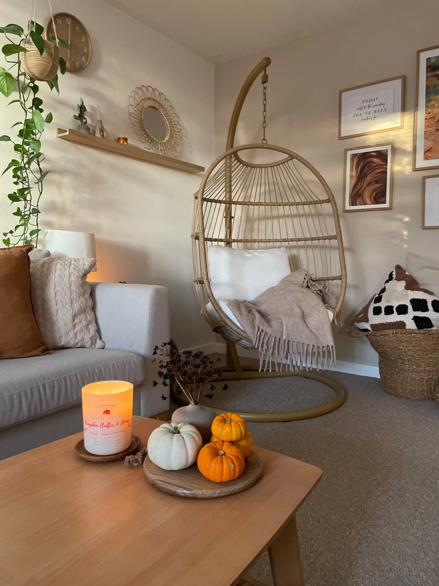 Coffee Table With Shelf Light Wood TULARE - Image 5