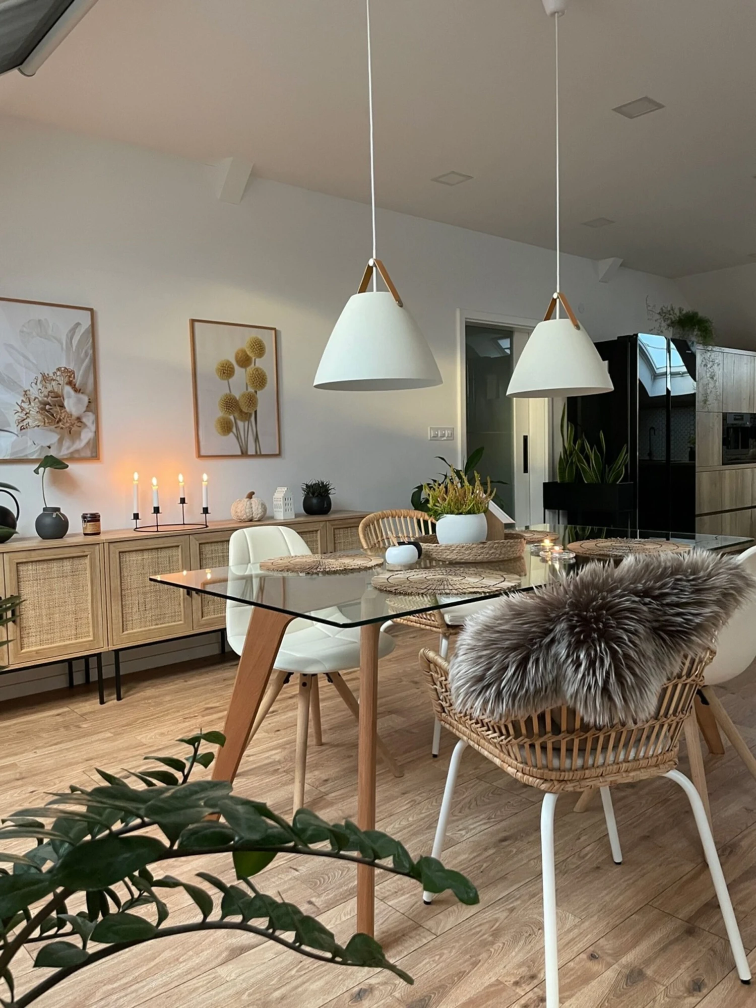 Rattan 3 Door Sideboard Light Wood PASCO - Image 7