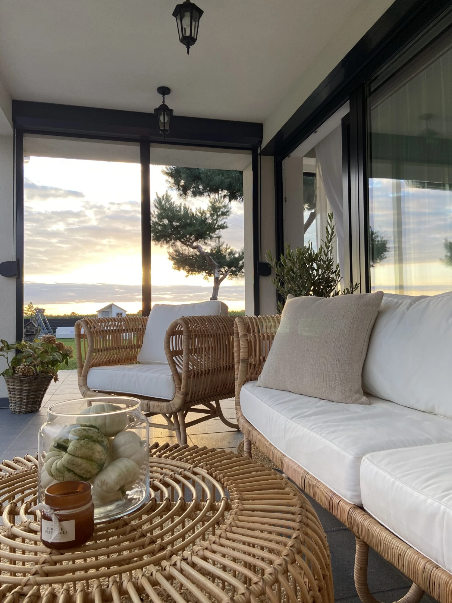 Rattan Coffee Table Natural LIMNI - Image 8