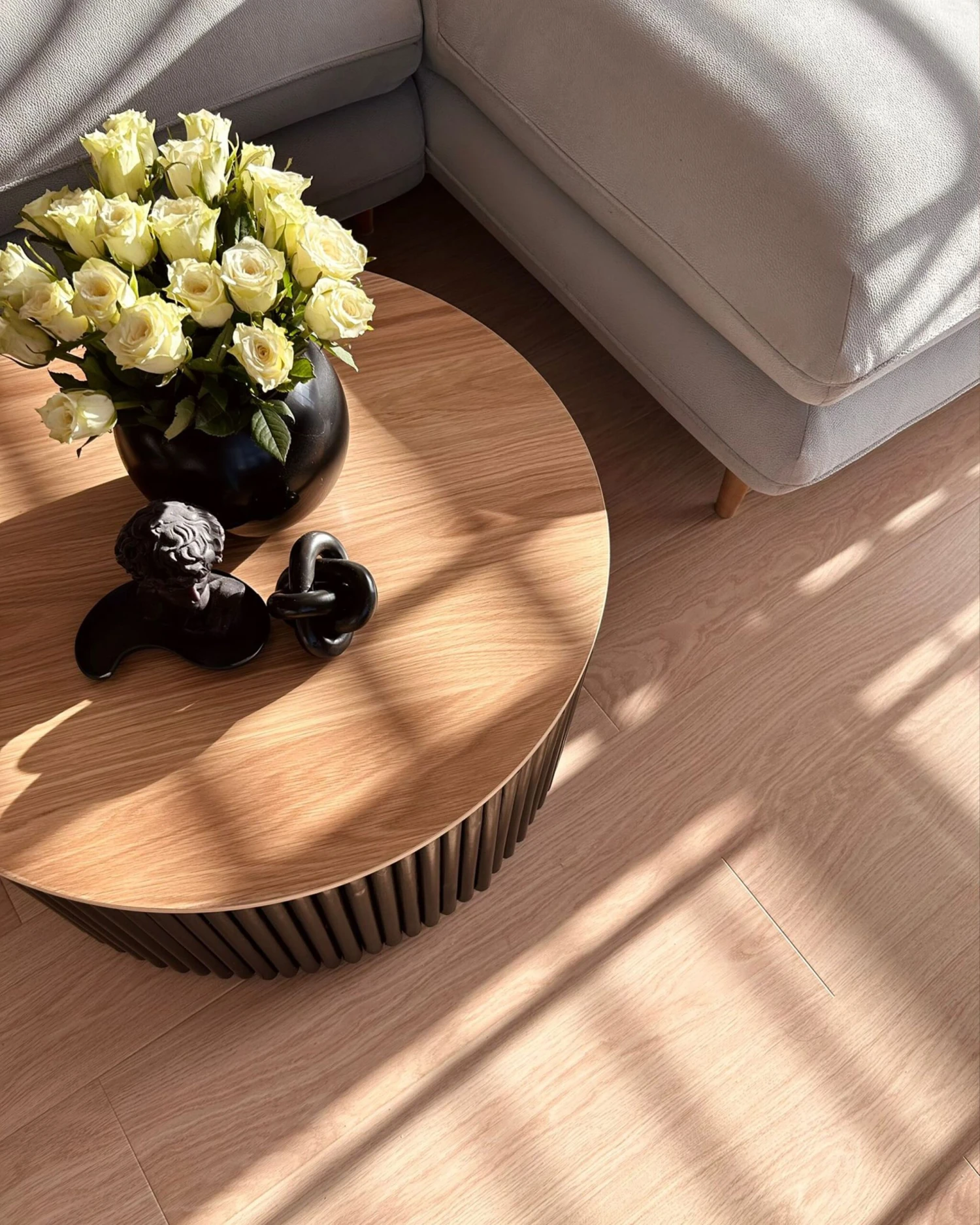 Storage Coffee Table Light Wood And Black KIRKWOOD - Image 3